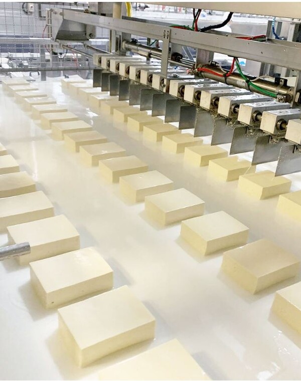 미국 캘리포니아주에 위치한 풀무원USA 풀러튼 공장에서 포장 두부가 생산되고 있다.사진=풀무원