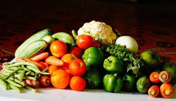 과일, 씨앗, 다양한 채소류 등은 건강한 박테리아 성장을 촉진하는 데 도움이 된다. 사진=pixabay