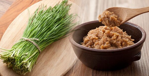 된장과 부추는 환상 궁합 음식이다. 사진=한국농수산식품유통공사