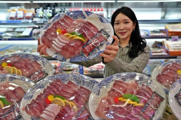 롯데마트가 양준혁씨가 운영하는 양식장에서 키운 대방어 회를 오는 30일부터 판매한다. 사진=롯데마트