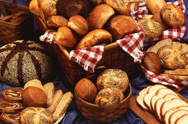 밀가루 빵 등 정제 탄수화물 위주의 아침 식사는 얼굴 매력을 떨어뜨린다는 연구 결과가 나왔다.  사진=pixabay